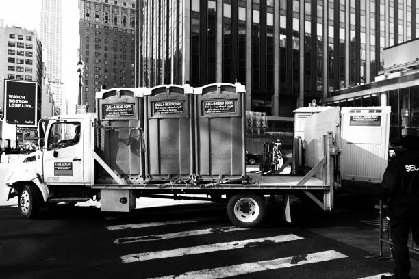 Best Luxury portable toilet rental  in Earlington, KY