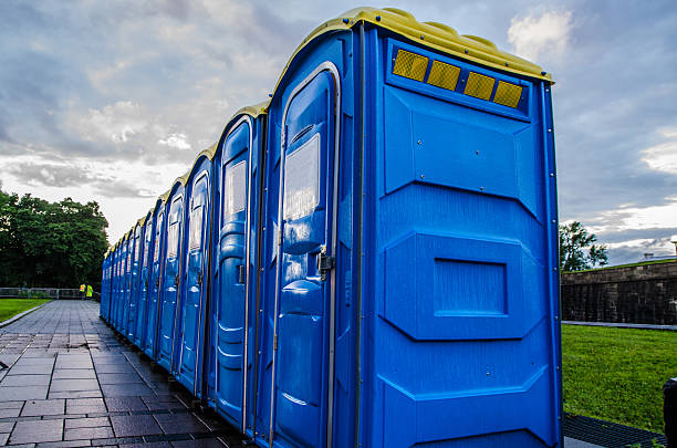 Best Porta potty delivery and setup  in Earlington, KY